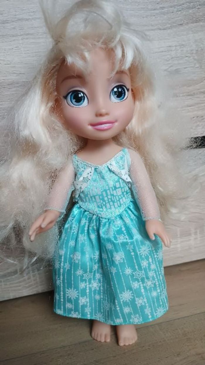 Poupée Elsa la reine des neiges