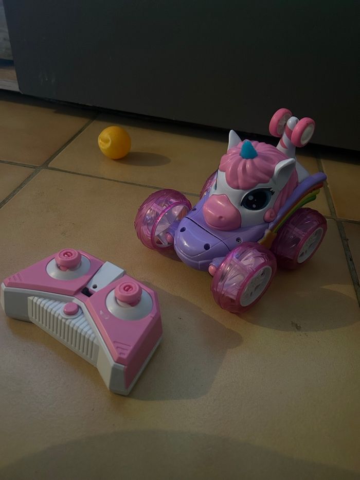 Voiture télécommandé - photo numéro 1