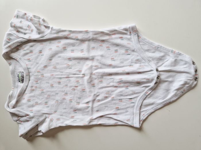 lot de 3 bodies manches courtes 24 mois - photo numéro 6