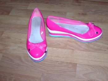 Chaussures CATISA compensées simili cuir vernis rose fuchsia 39