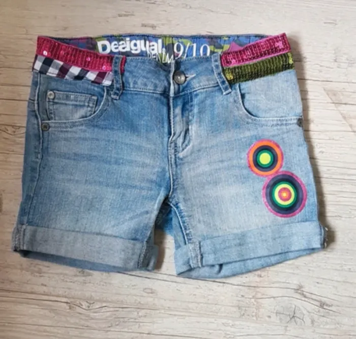 short fille desigual