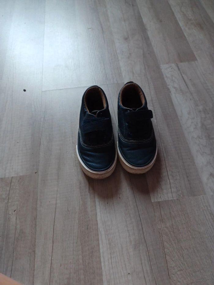 Très jolie chaussures pour garçon