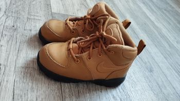 Chaussure Nike pointure 25