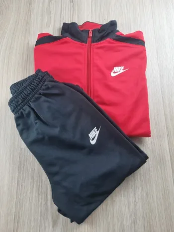 Ensemble jogging rouge/noir Nike Femme Taille S