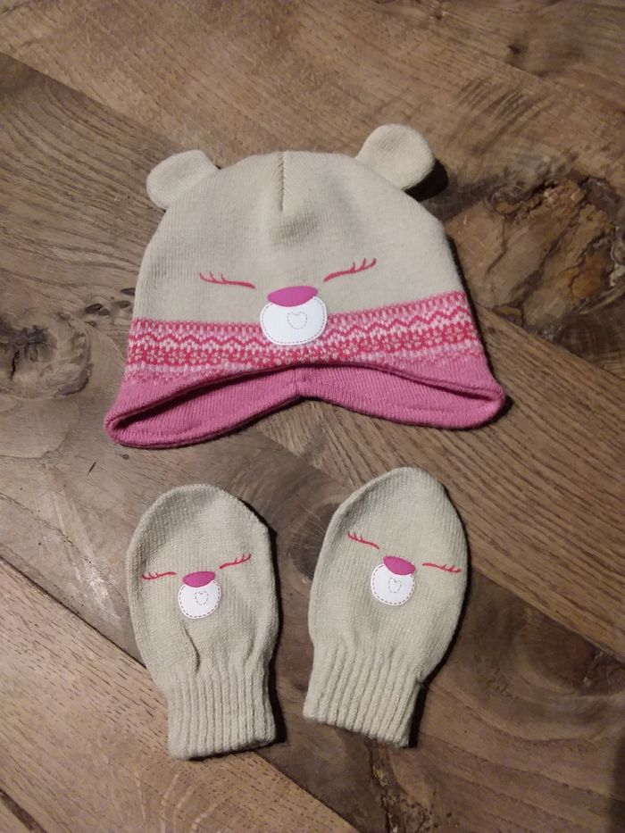 Bonnet fille 18 -24 mois  et ses moufles assorties