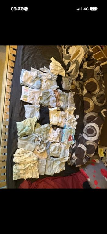 Lot de vêtements bébé