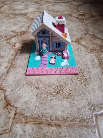 Polly pocket vintage chalet