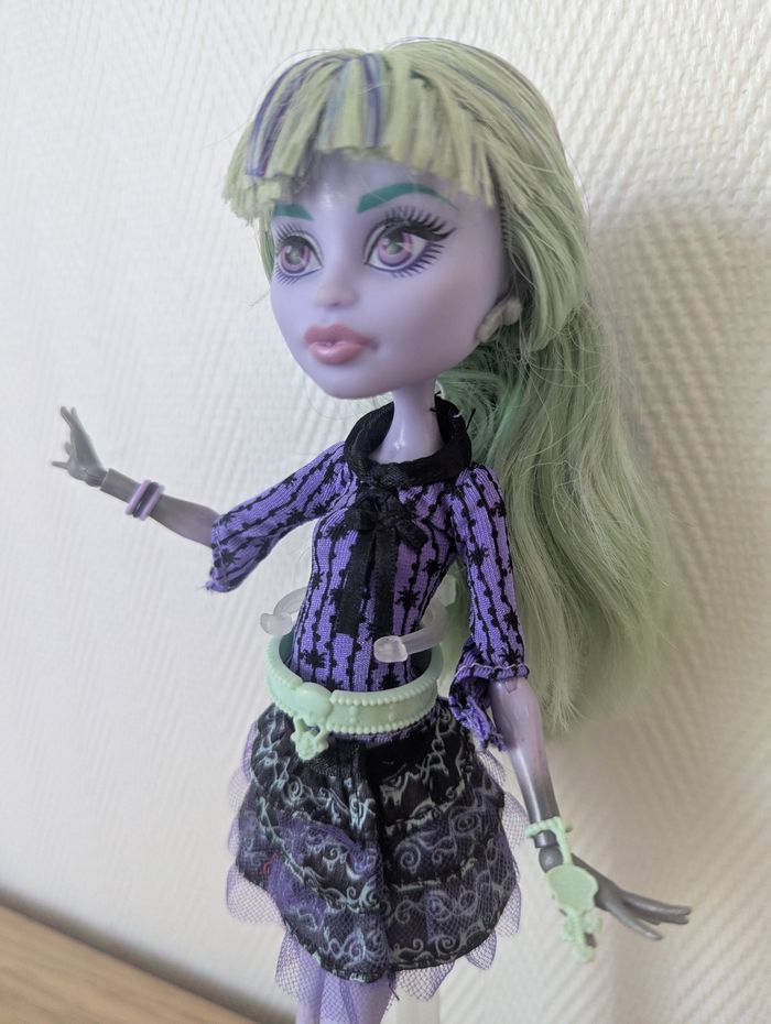 Poupée Monster high Twyla 13 wishes - photo numéro 3
