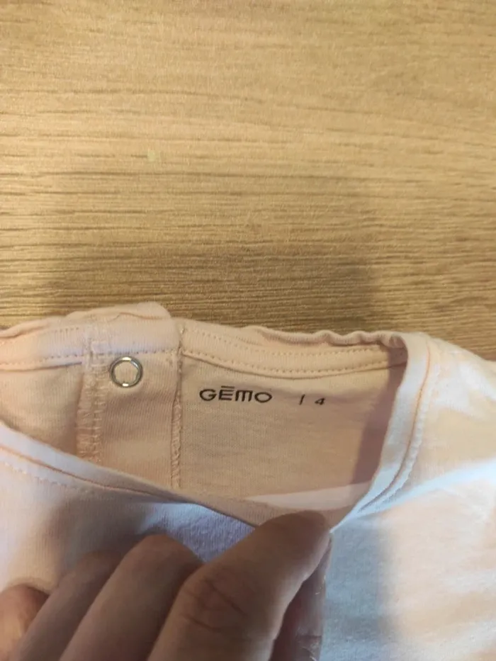 Tee-shirt ML 4 ans Gémo en TBE - photo numéro 3