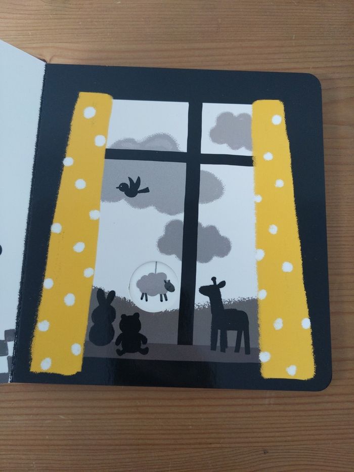 Livre Usborne mon petit livre en noir et blanc - photo numéro 3