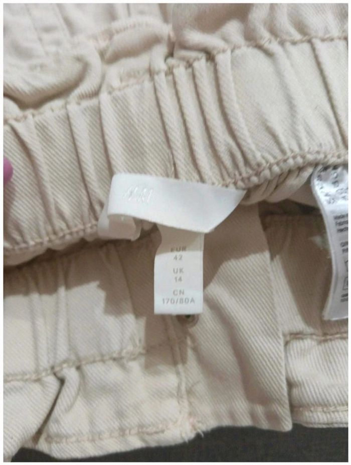 C41 short crème H&M 42 - photo numéro 3