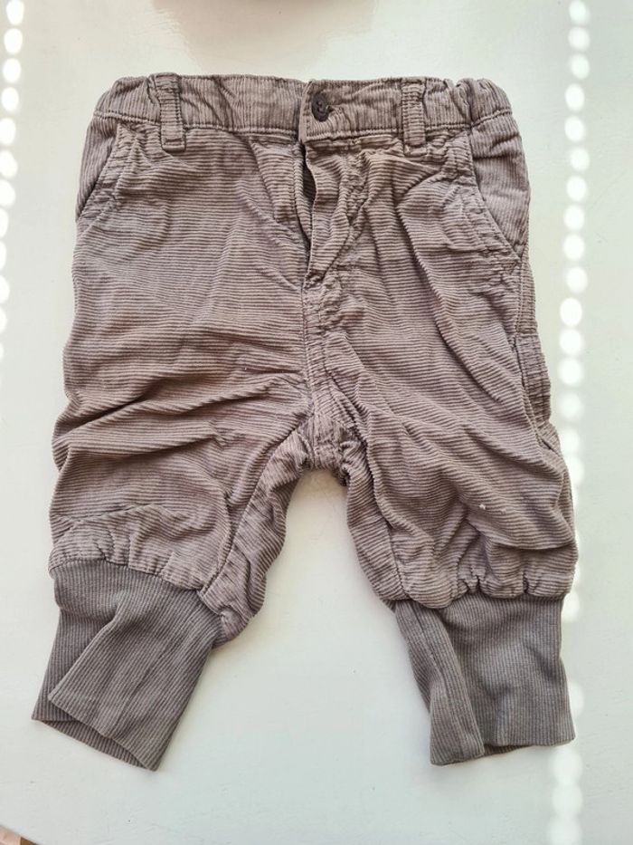Pantalon Petit Bateau marron, élastique et bouton à la taille, élastique aux chevilles, bébé 3 mois