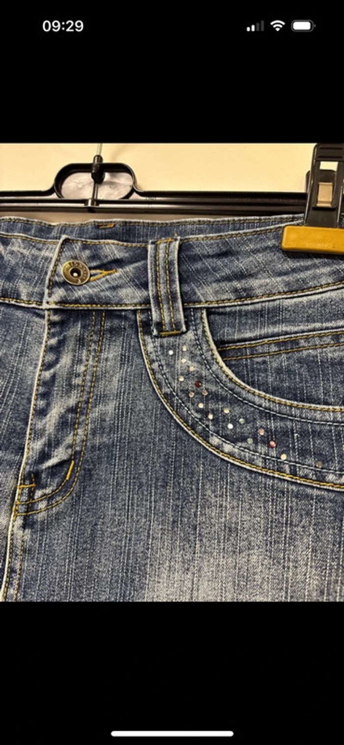 Jolie jupe en jean bleu Miss J taille 36/38 longueur 61 cm - photo numéro 3