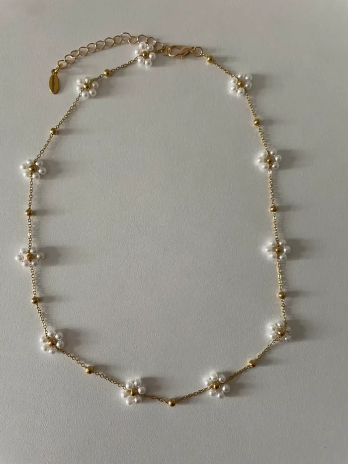 Collier fin doré MaxMara à fleurs en perles artificielles