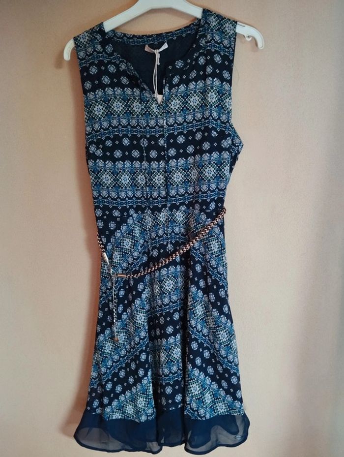 Neuve! Robe légère sans manches tons bleus LPB taille S
