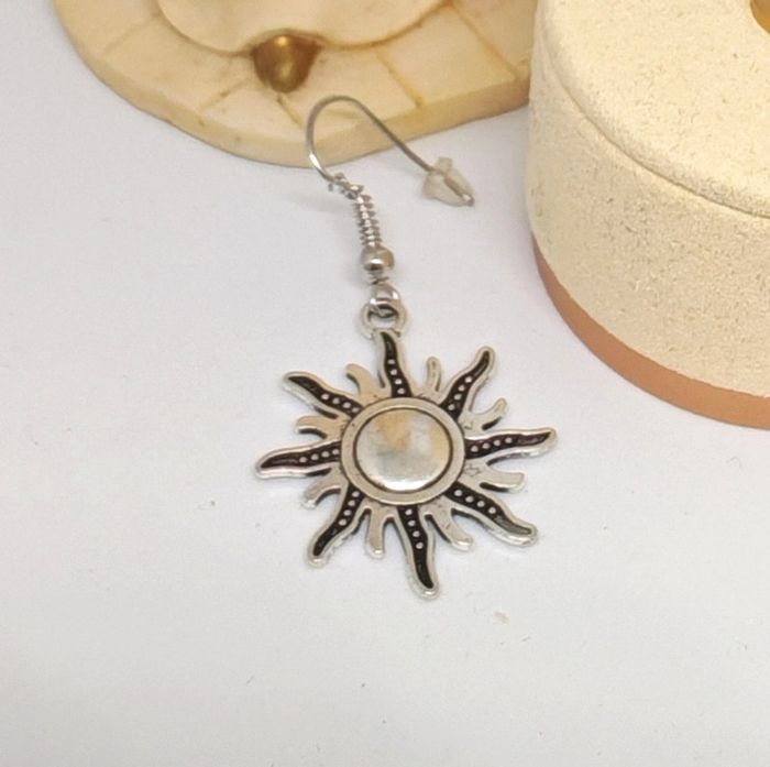 Boucles d'oreilles soleil - photo numéro 2