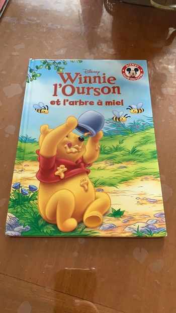 Livre Disney club Winnie l’ourson et l’arbre a miel
