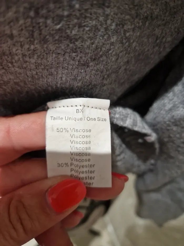 Joli pull original avec dentelle aux épaules taille unique - photo numéro 8