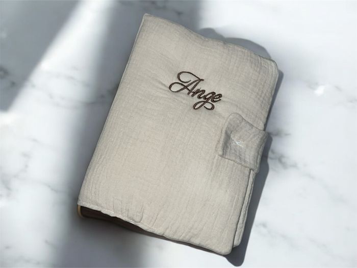 Protège carnet de santé en gaze de coton personnalisé brodé - photo numéro 2