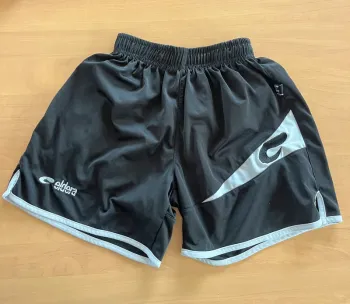 Short eldera noir