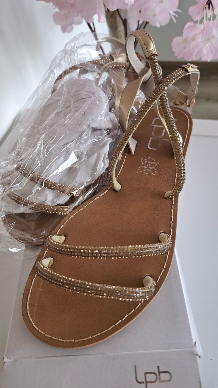 Sandale été marque les petites bombes / taille 36 - photo numéro 2