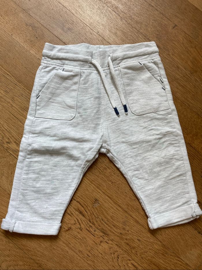 Pantalon gris 6 mois - photo numéro 2