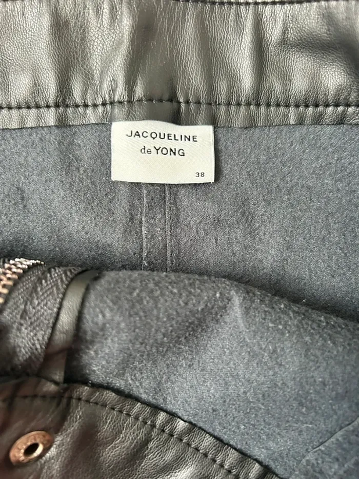 Jupe en cuir - photo numéro 2