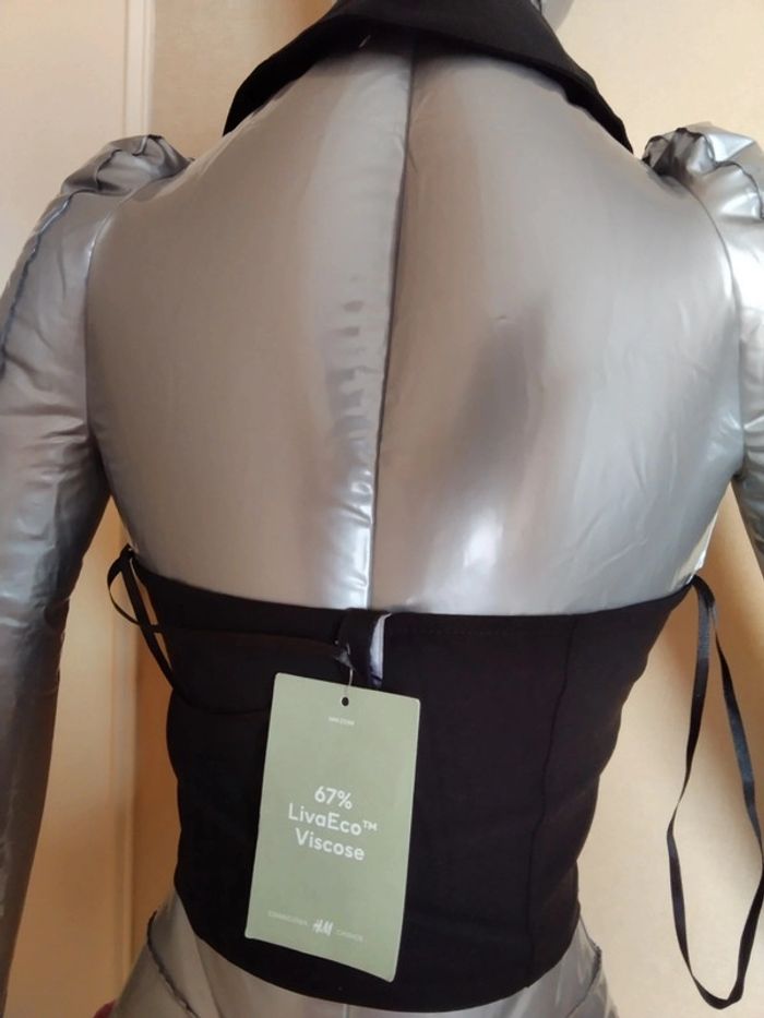 Crop-top dos nu. Marque H & M (A54) - photo numéro 4