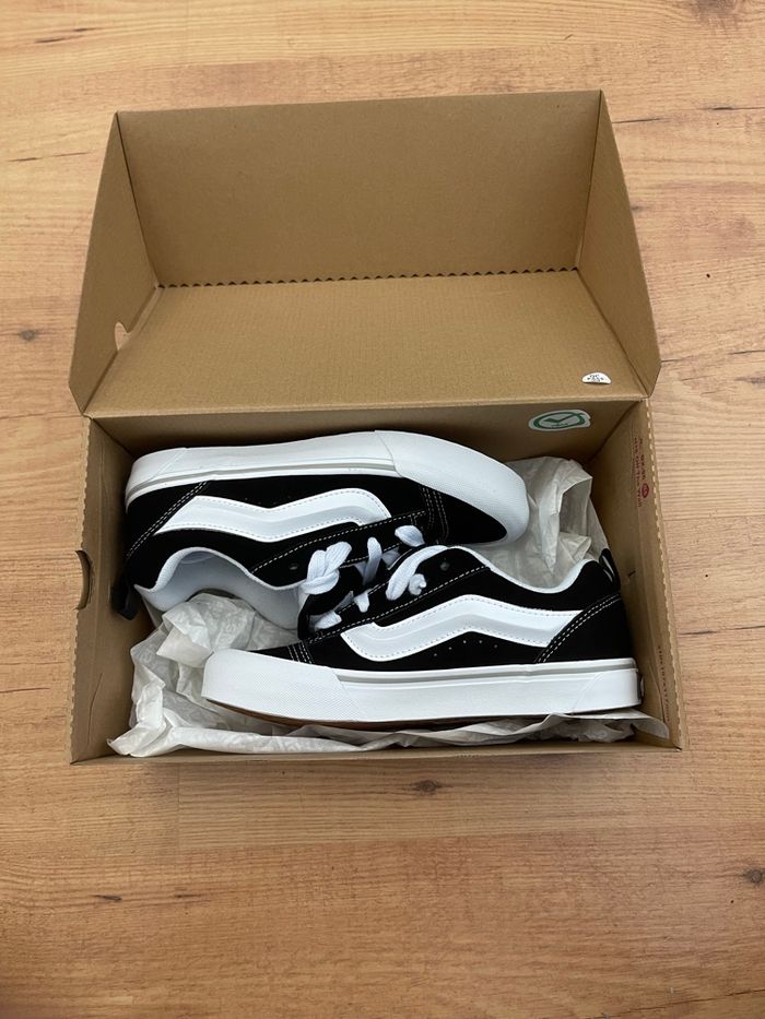 Vans  Sku skool noir neuve taille 36 - photo numéro 2