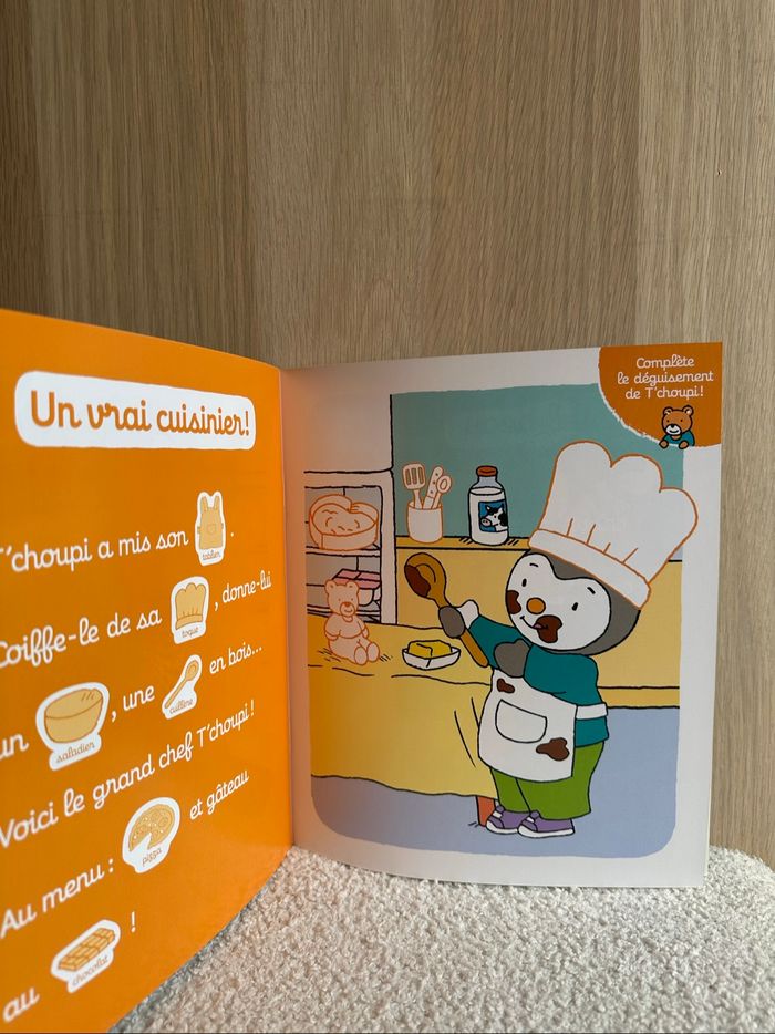 Cahier d’autocollants t’choupi se déguise - photo numéro 2