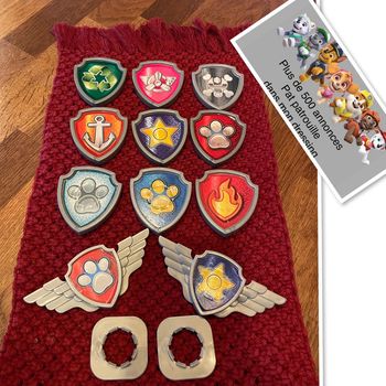 Idée cadeau 🎁 Lot de 11 insignes avec 2 accroches de la Pat Patrouille Paw Patrol