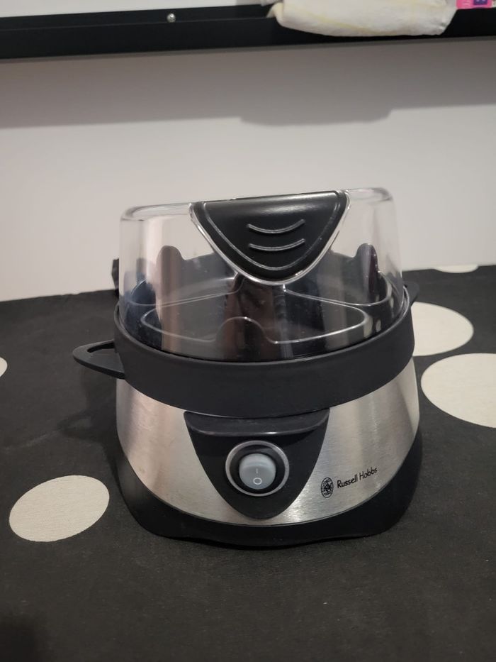 Cuiseur à oeuf russell hobbs