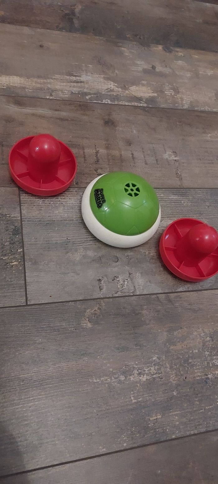 Air hockey Mario
