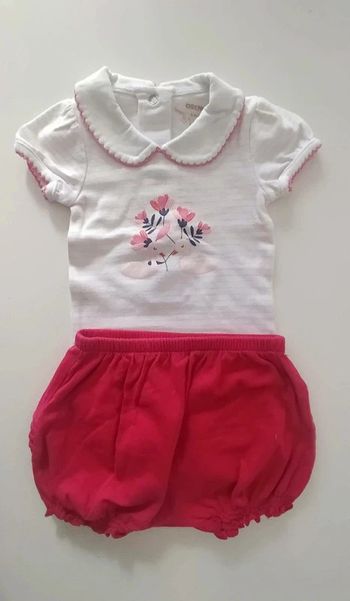 Ensemble body manches courtes (Orchestra) et shorts (Du pareil au même) taille 6 mois.
