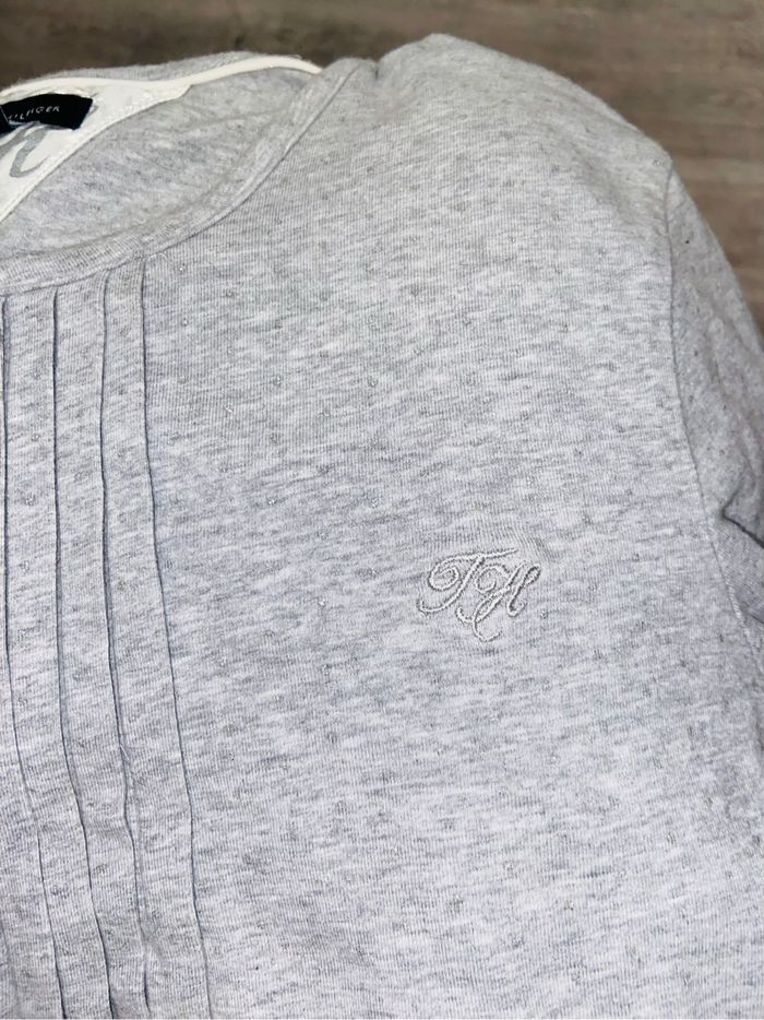 Top tommy Hilfiger 12 ans - photo numéro 2