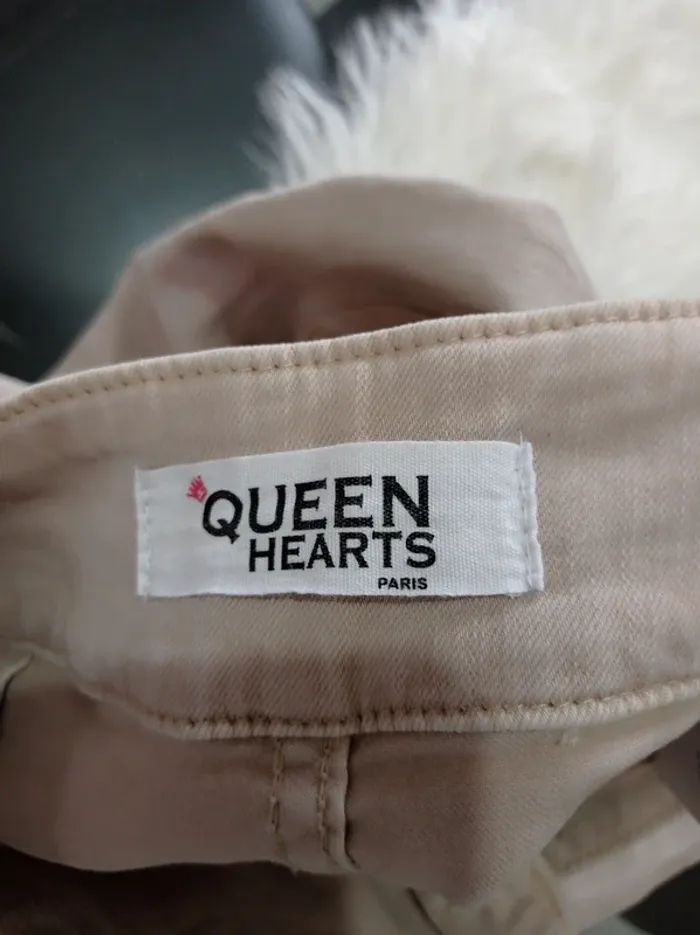 Magnifique pantalon jean's beige avec ceinture intégrée T.XS Queen Hearts - photo numéro 8