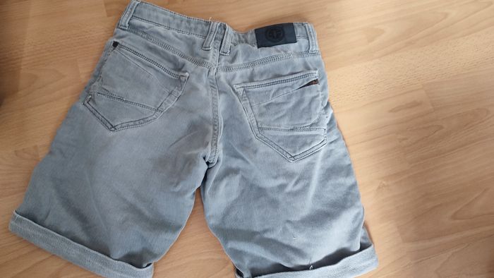 Bermuda gris 10 ans - photo numéro 5