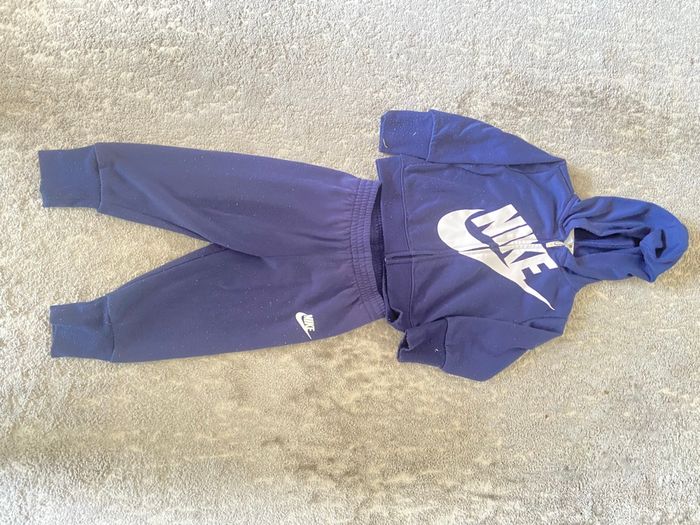 Lot de 8 ensembles Bebe 2 ans