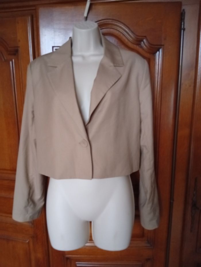 Blazer cropped taille 38 Gina tricot
