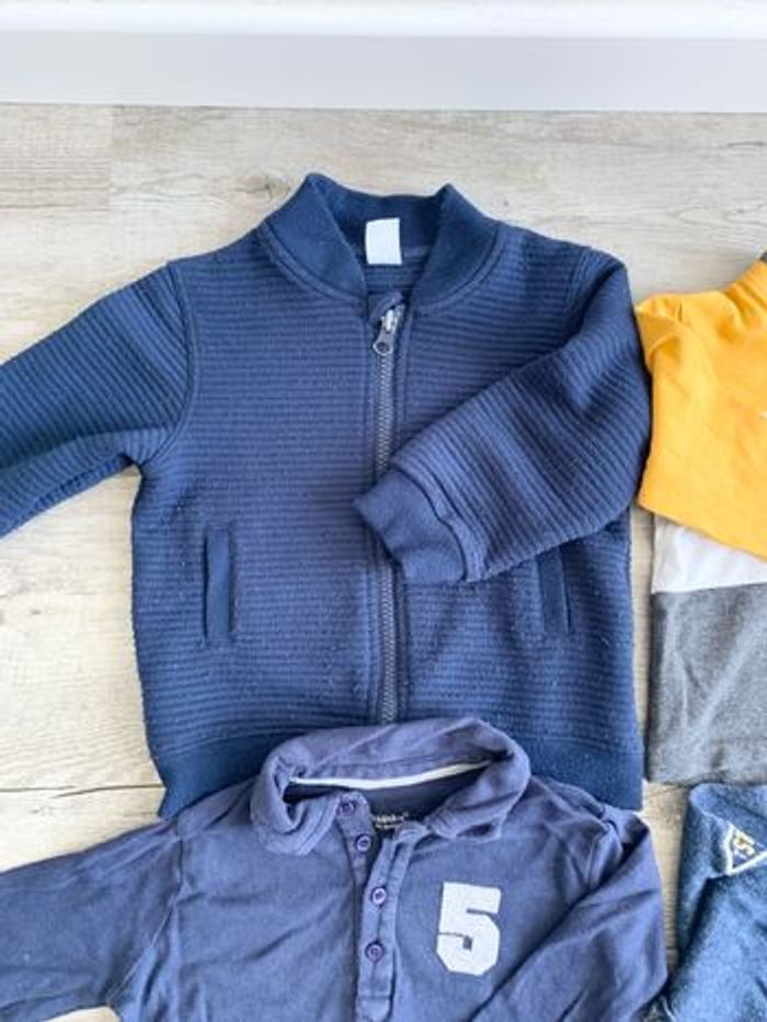 Lot pulls / sweat-shirt  / gilet / polo 2 ans - photo numéro 2