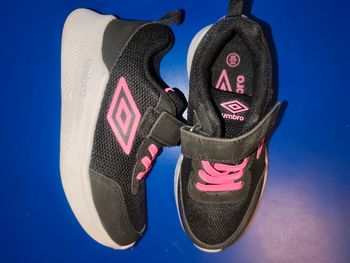 Basket fille umbro pointure 28