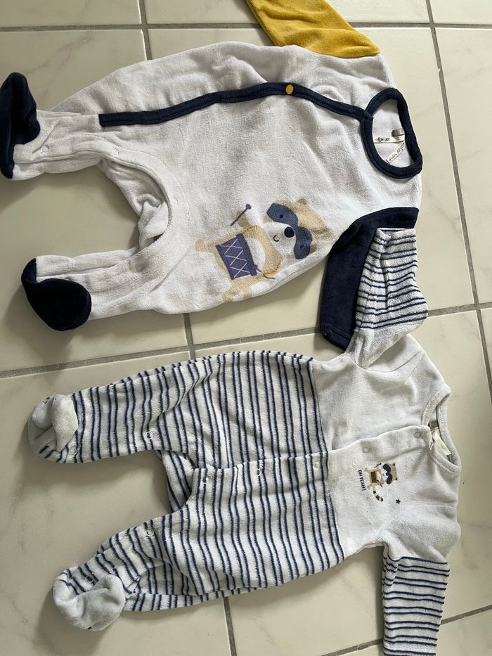 Lot 2 pyjamas