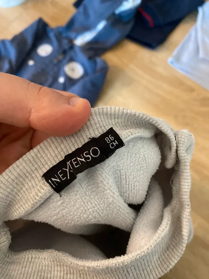Lot de 3 pulls et 1 veste légère taille 12 mois - photo numéro 3