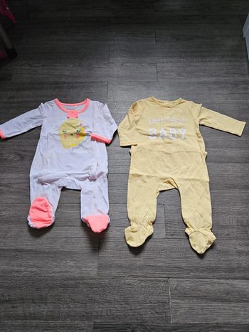 Lot de 2 pyjamas fille taille 6 mois