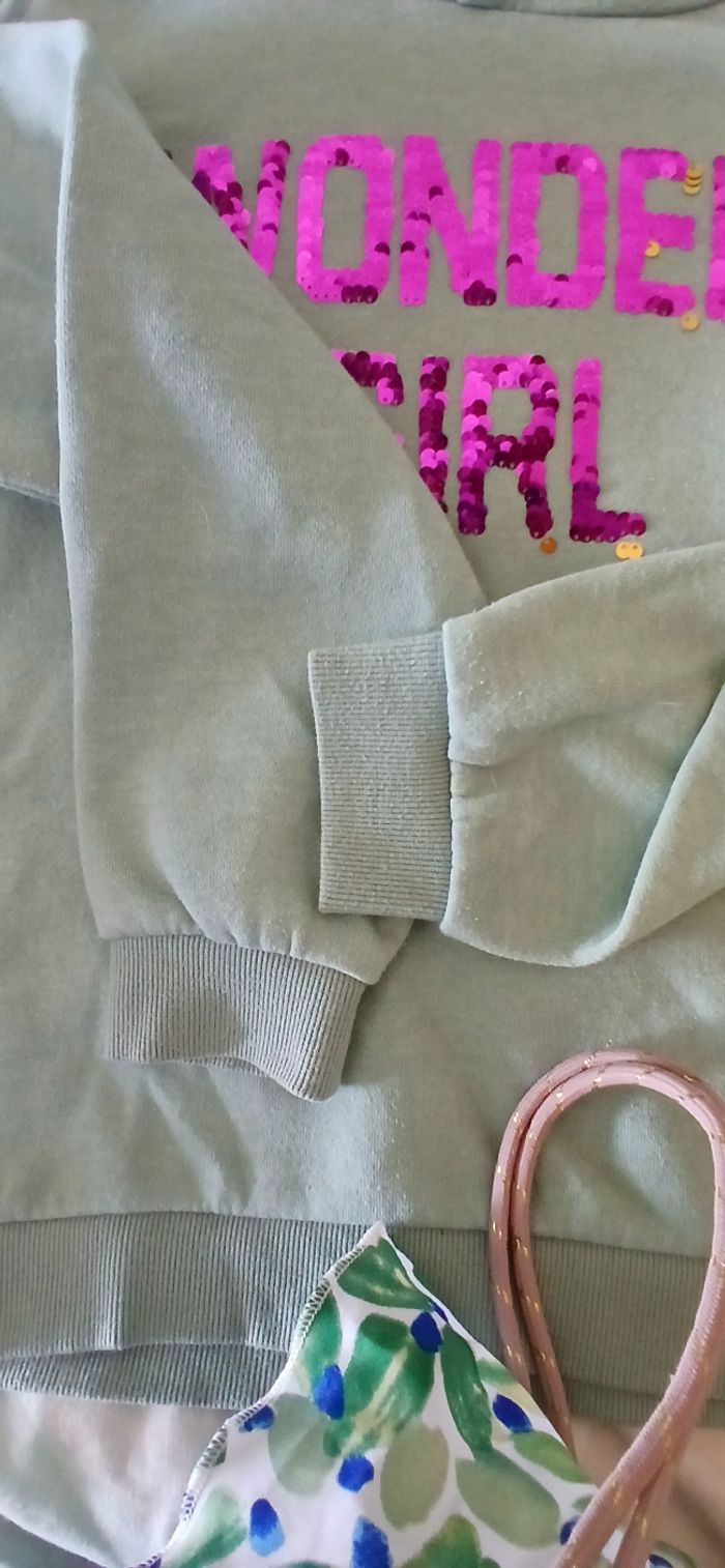 Pull à capuche sequins 2 couleurs - photo numéro 6