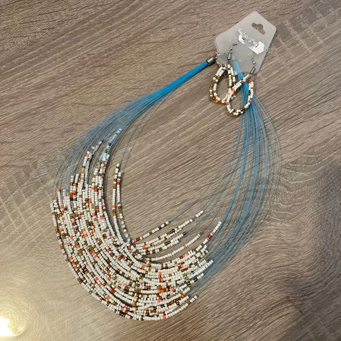 Lot collier et boucles d’oreilles en perles 🌿