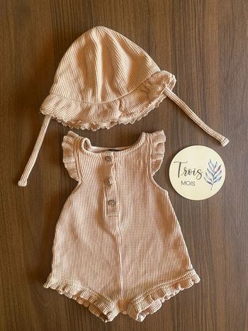 Ensemble combinaison short et bob fille Kiabi 3 mois