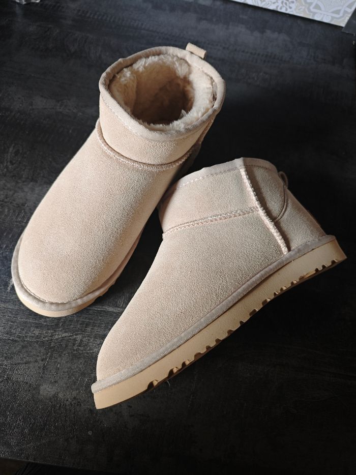 Ugg neuve - photo numéro 2