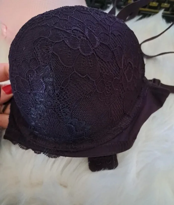 Soutien gorge violet - photo numéro 3