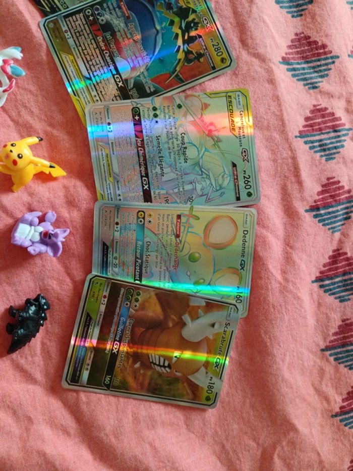 Lot 5 cartes Pokémon brillantes neuves et 5 figurines - photo numéro 3